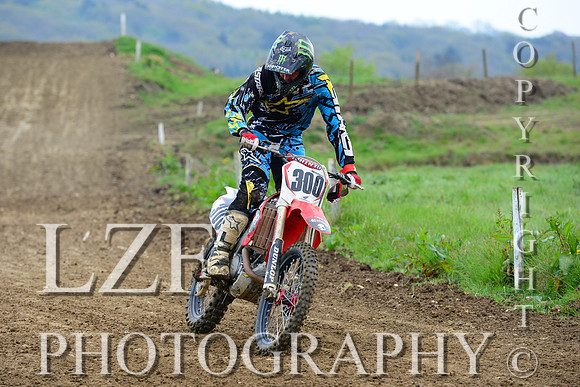 Hampshire Motocross club Event Grittenham Solo 300e